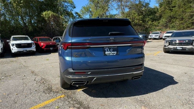 Buick Enclave Vehicle Full-screen Gallery Image 07