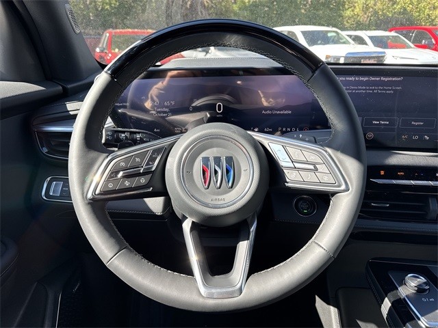 Buick Enclave Vehicle Full-screen Gallery Image 14