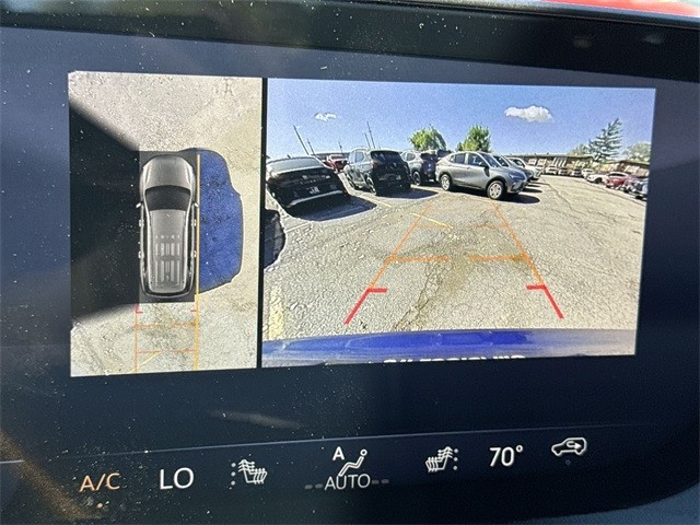 Buick Enclave Vehicle Full-screen Gallery Image 17