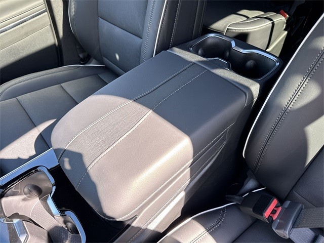 Buick Enclave Vehicle Full-screen Gallery Image 21