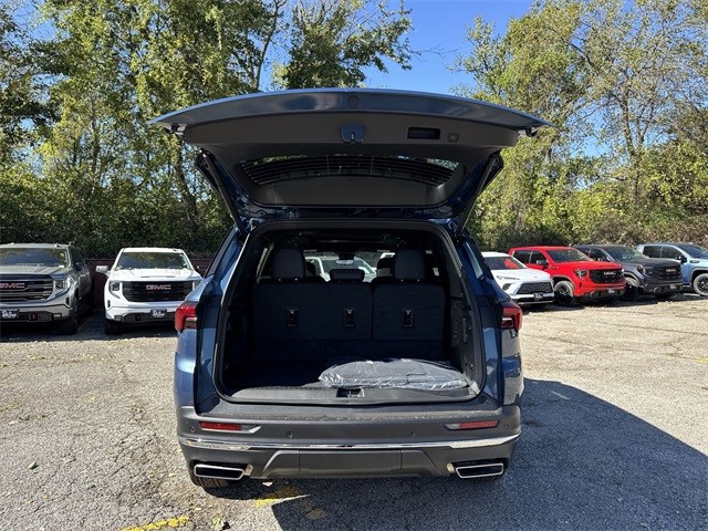 Buick Enclave Vehicle Full-screen Gallery Image 25