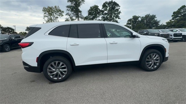 Buick Enclave Vehicle Full-screen Gallery Image 09