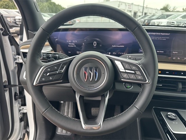 Buick Enclave Vehicle Full-screen Gallery Image 14