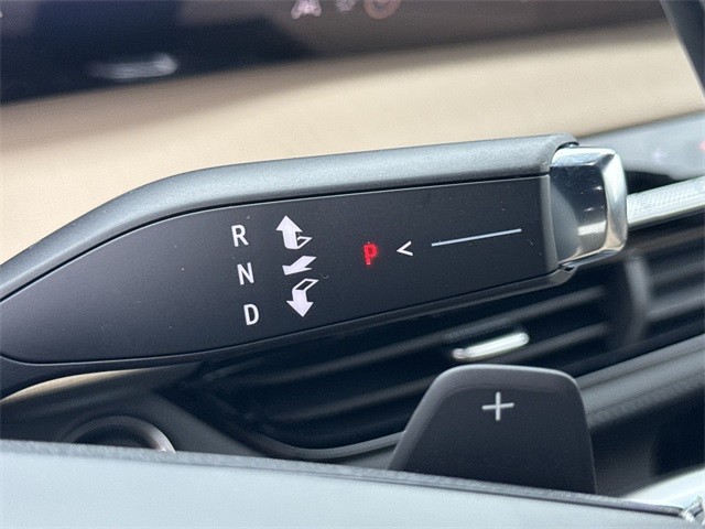 Buick Enclave Vehicle Full-screen Gallery Image 20