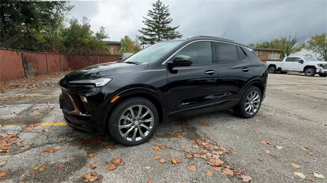 Buick Encore GX Vehicle Full-screen Gallery Image 04