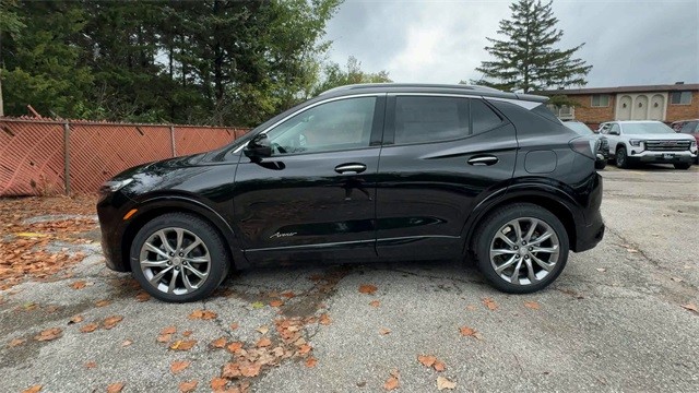 Buick Encore GX Vehicle Full-screen Gallery Image 05