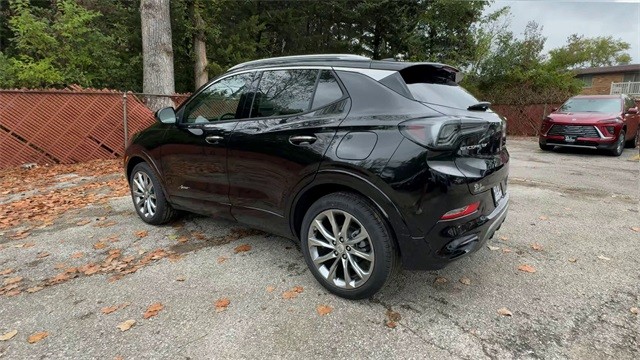 Buick Encore GX Vehicle Full-screen Gallery Image 06