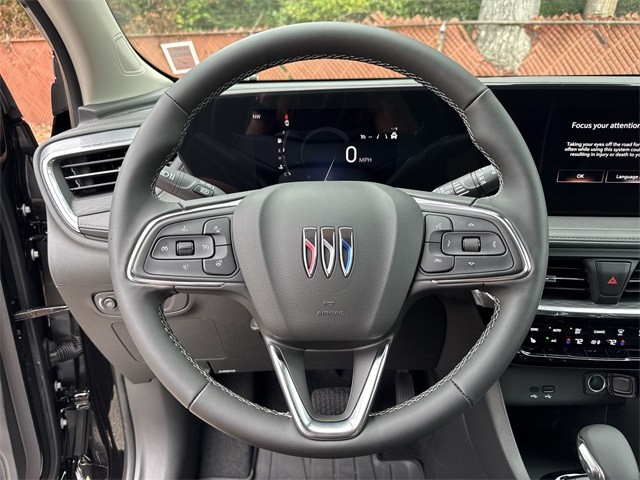 Buick Encore GX Vehicle Full-screen Gallery Image 14