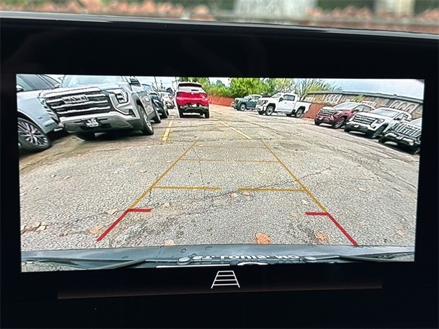 Buick Encore GX Vehicle Full-screen Gallery Image 17