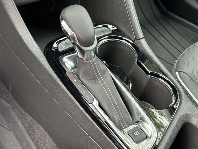 Buick Encore GX Vehicle Full-screen Gallery Image 19