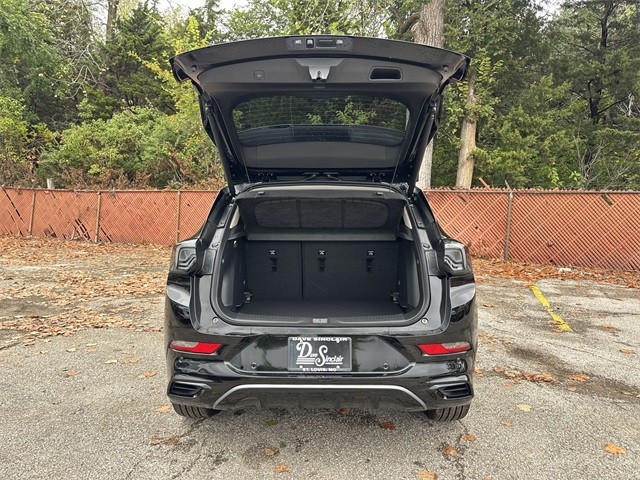 Buick Encore GX Vehicle Full-screen Gallery Image 22