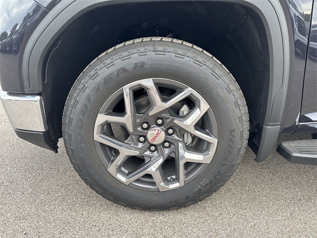 GMC Sierra 1500 Vehicle Full-screen Gallery Image 10