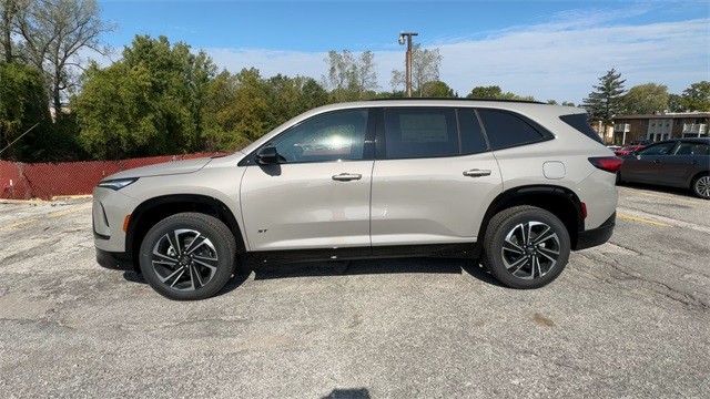 Buick Enclave Vehicle Full-screen Gallery Image 05