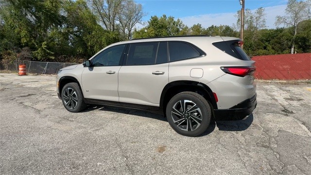 Buick Enclave Vehicle Full-screen Gallery Image 06