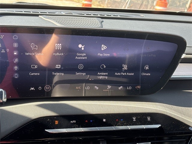 Buick Enclave Vehicle Full-screen Gallery Image 16