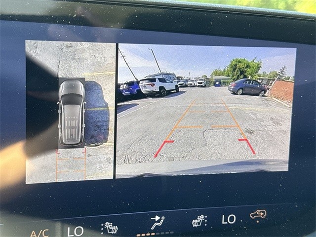 Buick Enclave Vehicle Full-screen Gallery Image 17