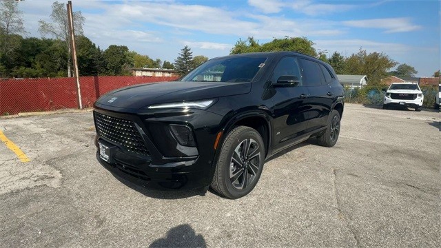 Buick Enclave Vehicle Full-screen Gallery Image 04