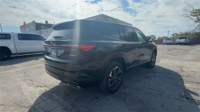 Buick Enclave Vehicle Full-screen Gallery Image 08