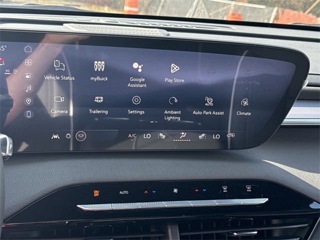 Buick Enclave Vehicle Full-screen Gallery Image 16