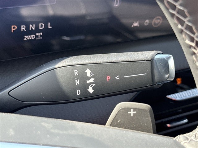 Buick Enclave Vehicle Full-screen Gallery Image 20