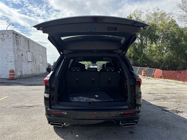 Buick Enclave Vehicle Full-screen Gallery Image 25