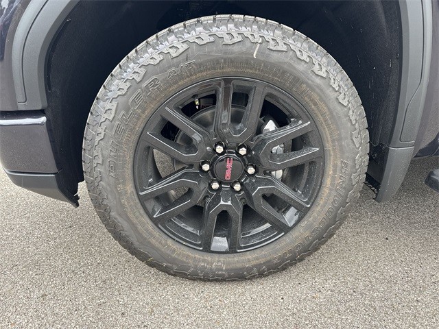 GMC Sierra 1500 Vehicle Full-screen Gallery Image 10