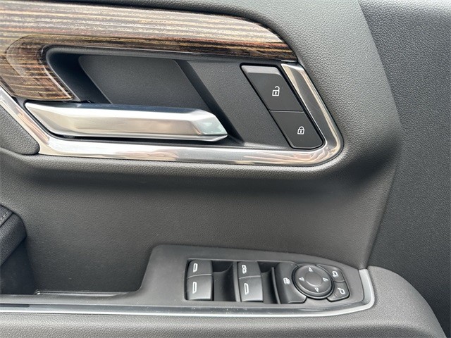 GMC Sierra 1500 Vehicle Full-screen Gallery Image 13