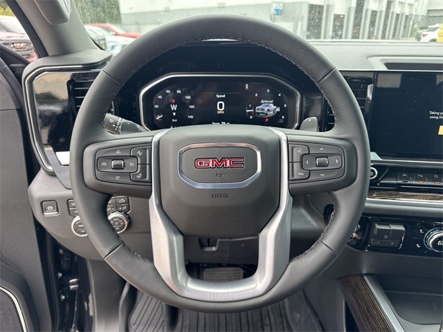 GMC Sierra 1500 Vehicle Full-screen Gallery Image 14