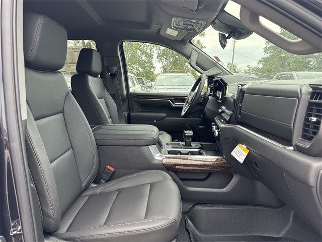 GMC Sierra 1500 Vehicle Full-screen Gallery Image 24