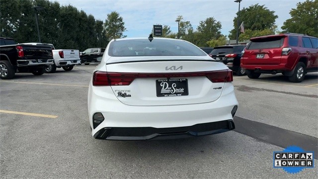 Kia Forte Vehicle Full-screen Gallery Image 09