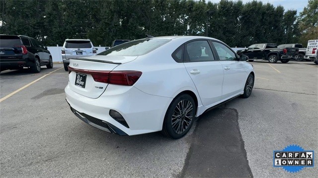 Kia Forte Vehicle Full-screen Gallery Image 10