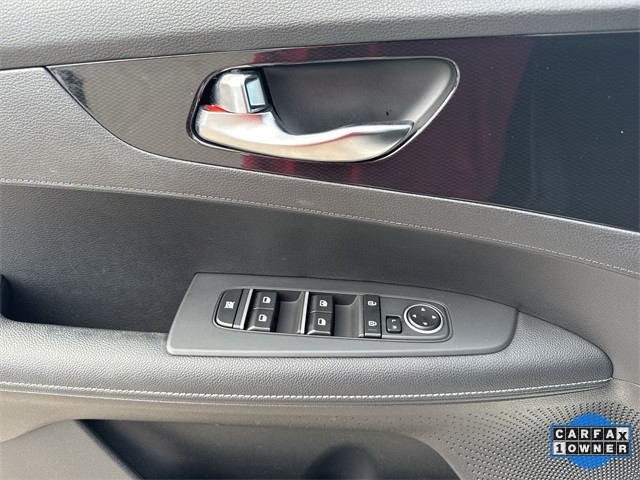 Kia Forte Vehicle Full-screen Gallery Image 27