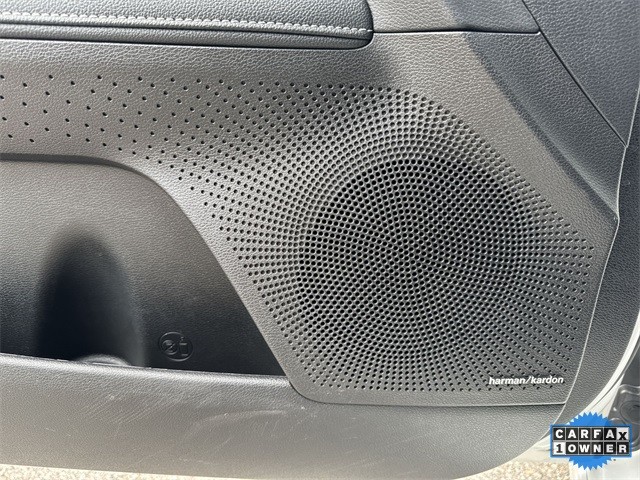 Kia Forte Vehicle Full-screen Gallery Image 28