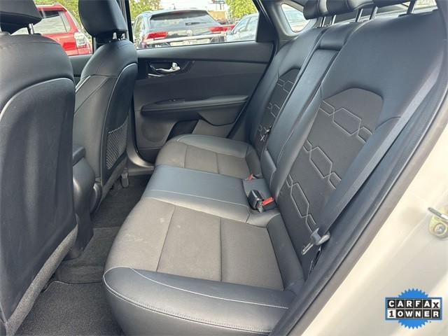 Kia Forte Vehicle Full-screen Gallery Image 29