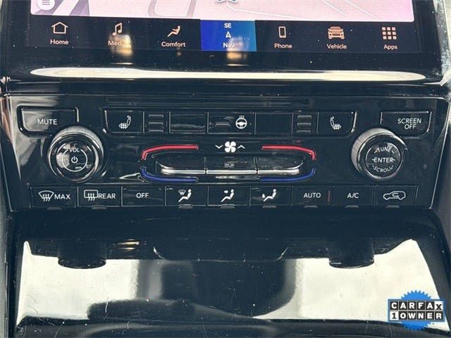 Jeep Grand Cherokee L Vehicle Full-screen Gallery Image 22