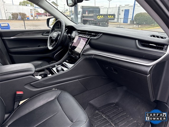 Jeep Grand Cherokee L Vehicle Full-screen Gallery Image 33