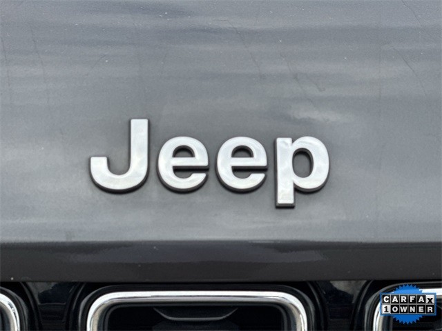 Jeep Grand Cherokee L Vehicle Full-screen Gallery Image 35