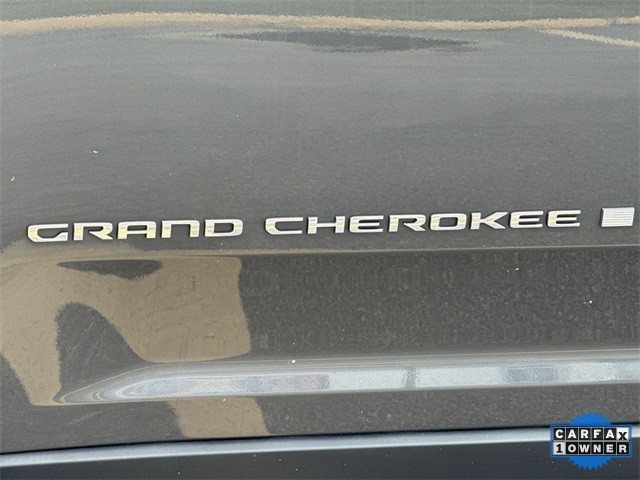 Jeep Grand Cherokee L Vehicle Full-screen Gallery Image 36