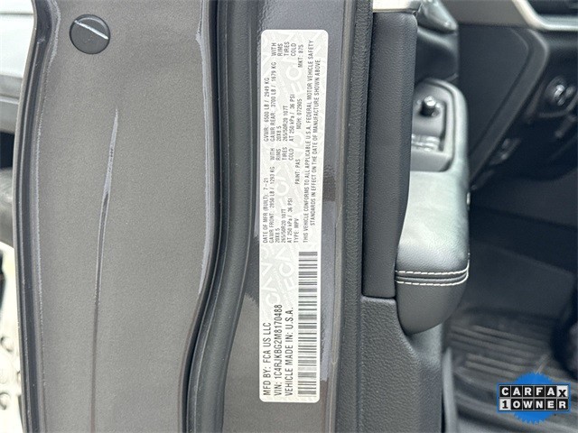 Jeep Grand Cherokee L Vehicle Full-screen Gallery Image 38