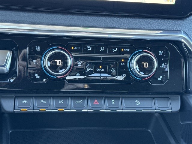 GMC Sierra 1500 Vehicle Full-screen Gallery Image 19