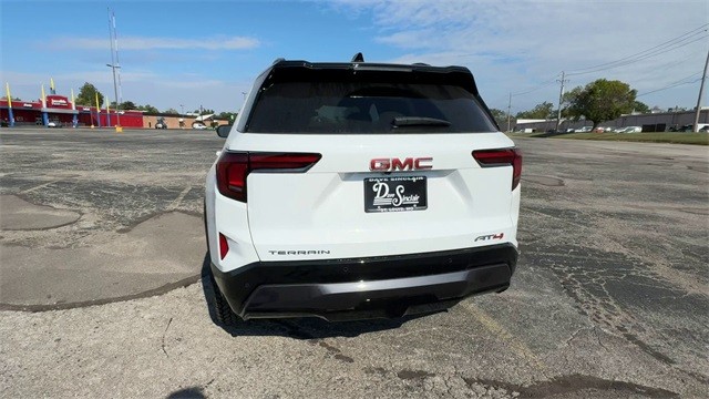 GMC Terrain Vehicle Full-screen Gallery Image 07