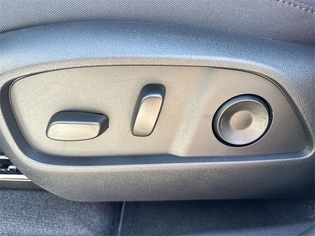 GMC Terrain Vehicle Full-screen Gallery Image 12