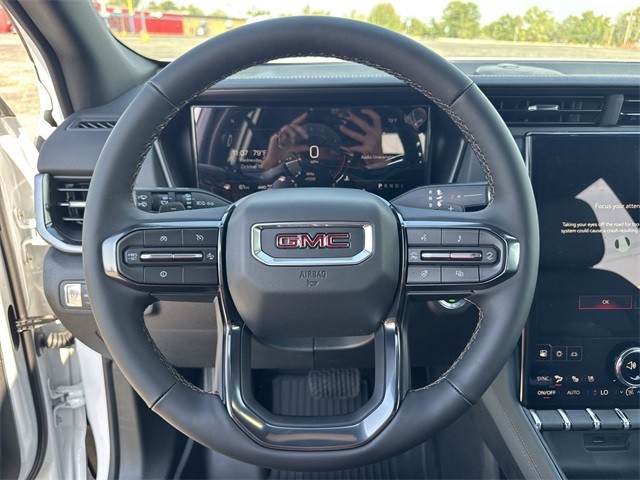 GMC Terrain Vehicle Full-screen Gallery Image 14