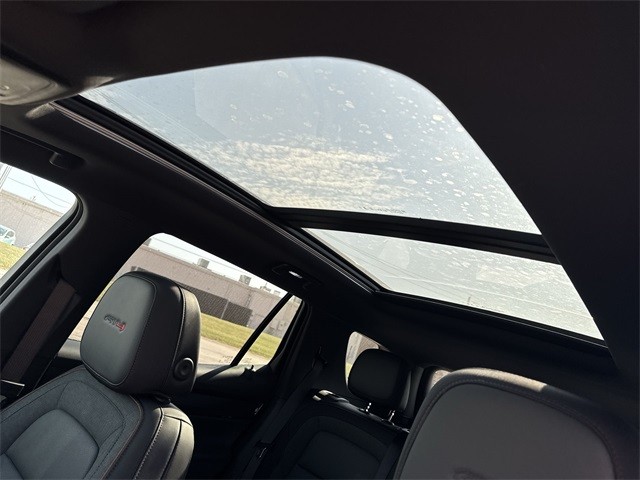 GMC Terrain Vehicle Full-screen Gallery Image 22