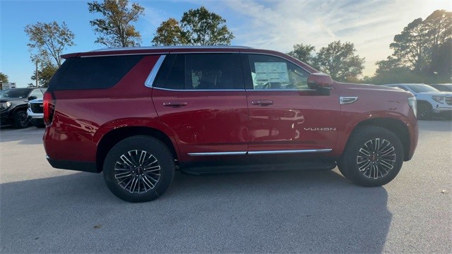 GMC Yukon Vehicle Full-screen Gallery Image 09