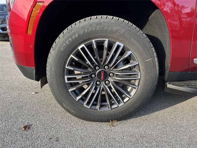 GMC Yukon Vehicle Full-screen Gallery Image 10