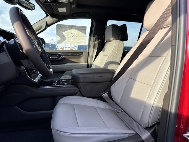 GMC Yukon Vehicle Full-screen Gallery Image 11