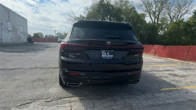 Buick Enclave Vehicle Full-screen Gallery Image 07