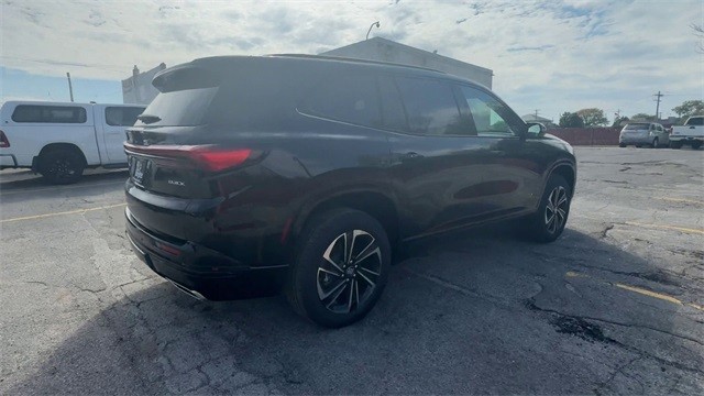 Buick Enclave Vehicle Full-screen Gallery Image 08