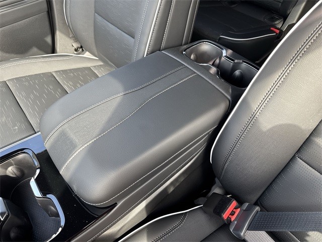 Buick Enclave Vehicle Full-screen Gallery Image 21